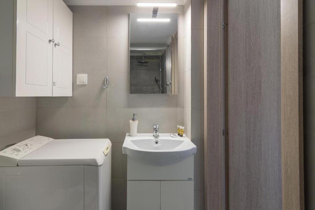 Lovely Studio Apartment For 2 Ppl In Atenas Exterior foto