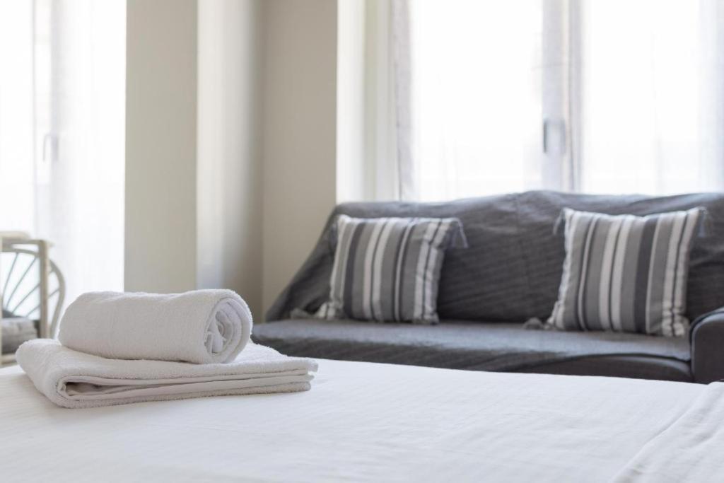 Lovely Studio Apartment For 2 Ppl In Atenas Exterior foto